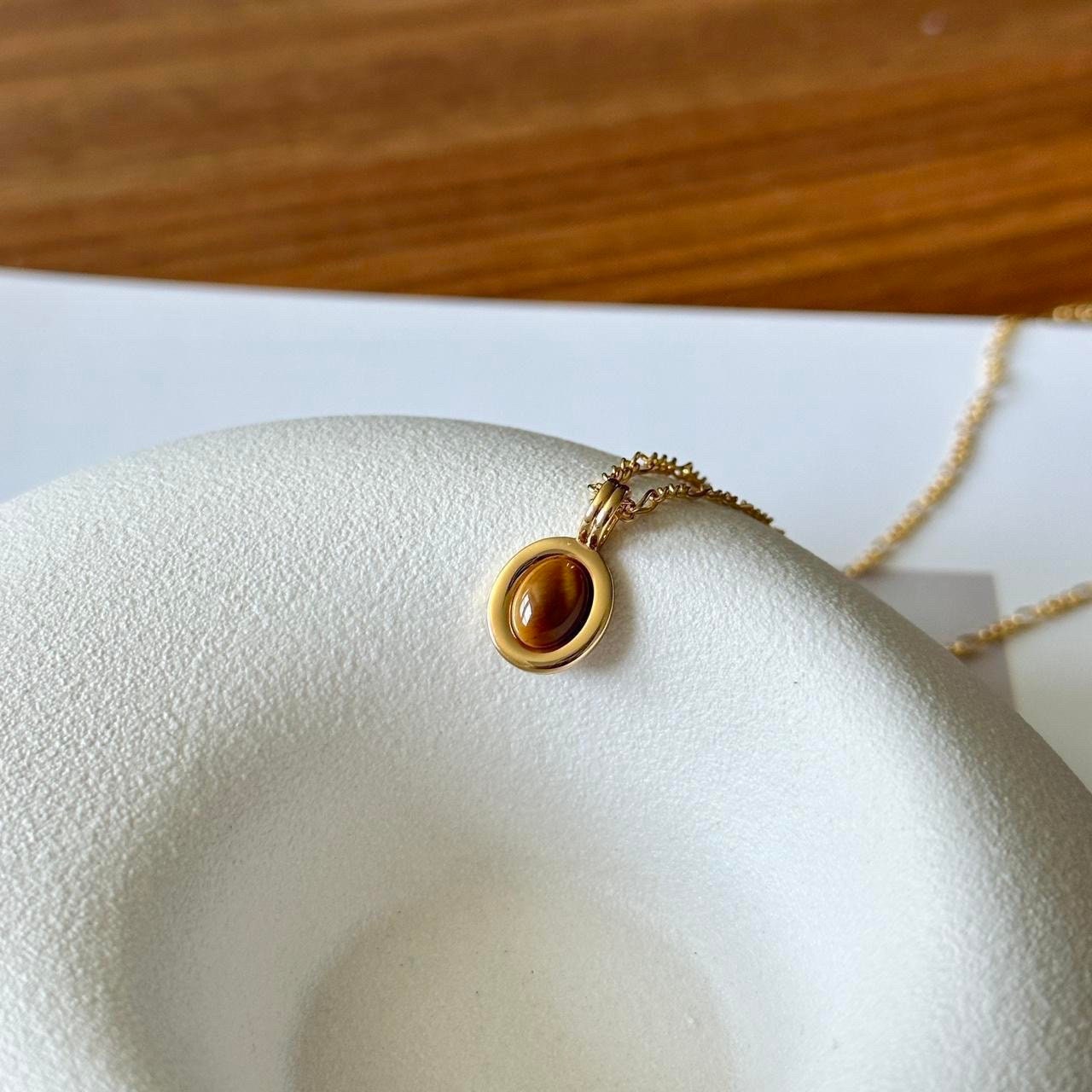 Gold tigereye natural stone pendant necklace