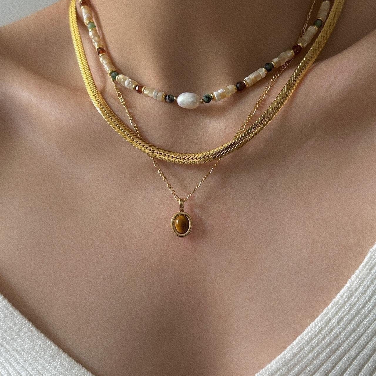 Gold tigereye natural stone pendant necklace