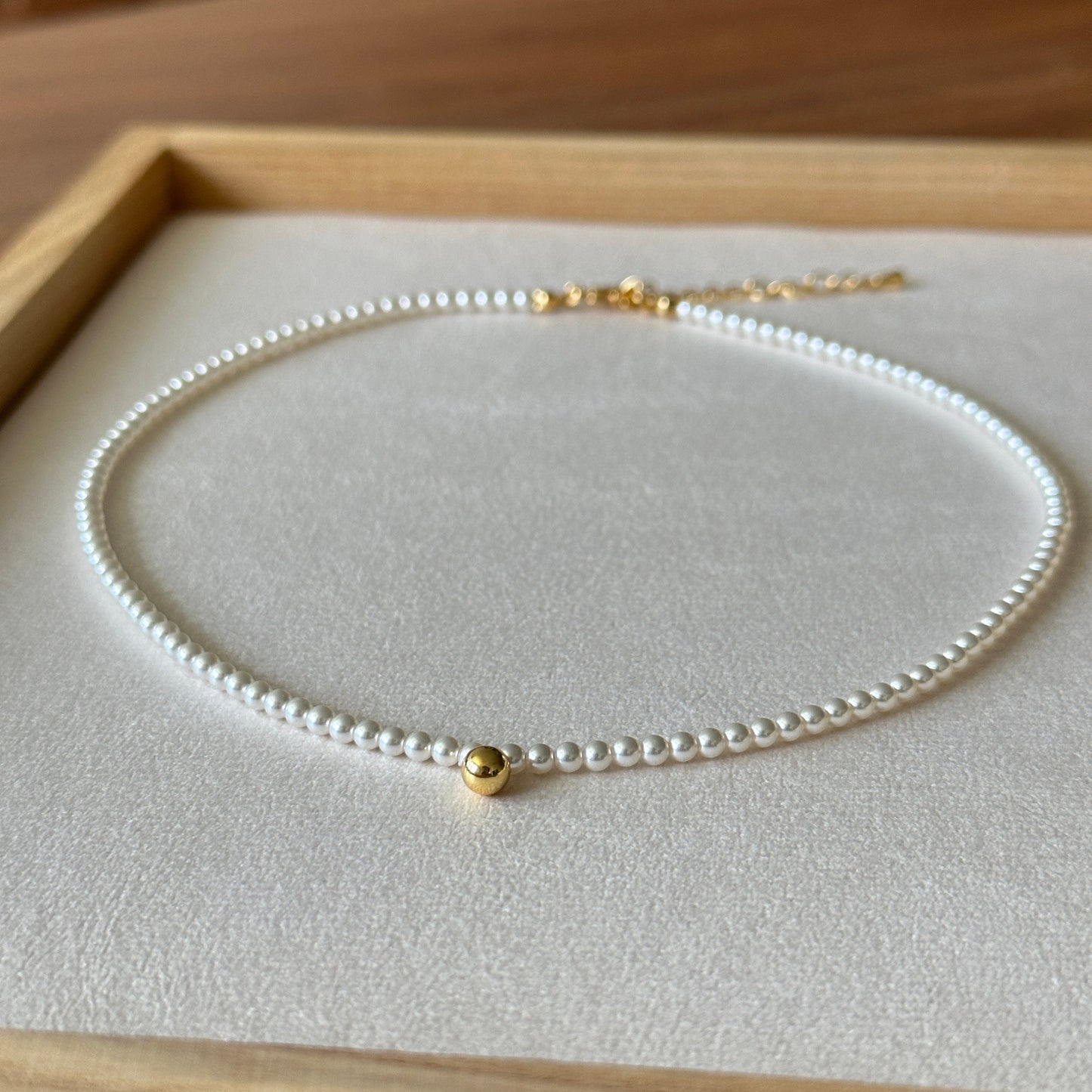 High-quality glass pearl gold bead charm necklace