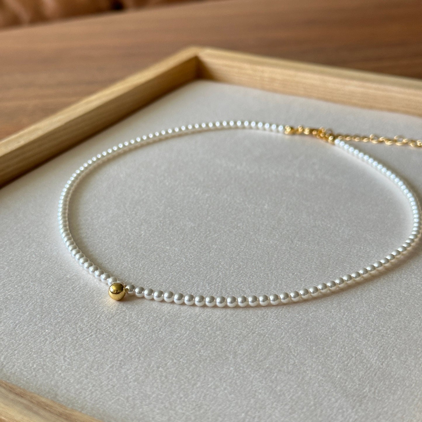 High-quality glass pearl gold bead charm necklace