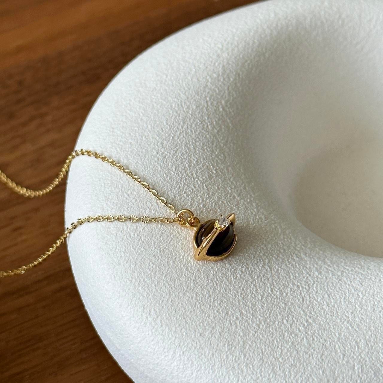 Gold tiger eye natural stone planet pendant necklace