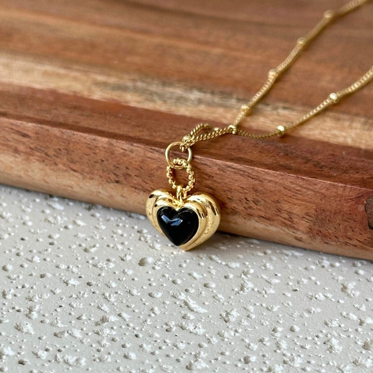 Black Gemstone Heart Pendant Necklace