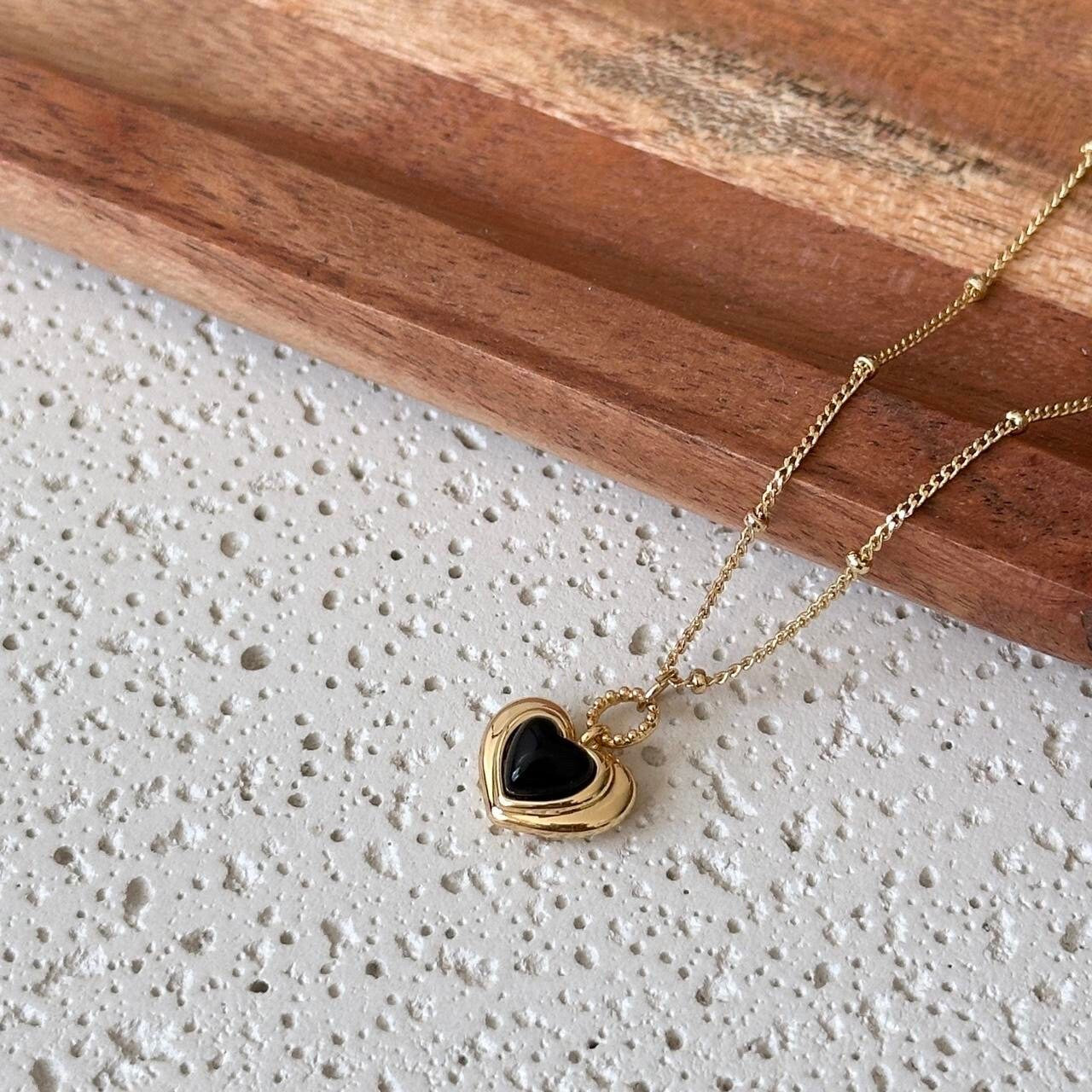 Black Gemstone Heart Pendant Necklace