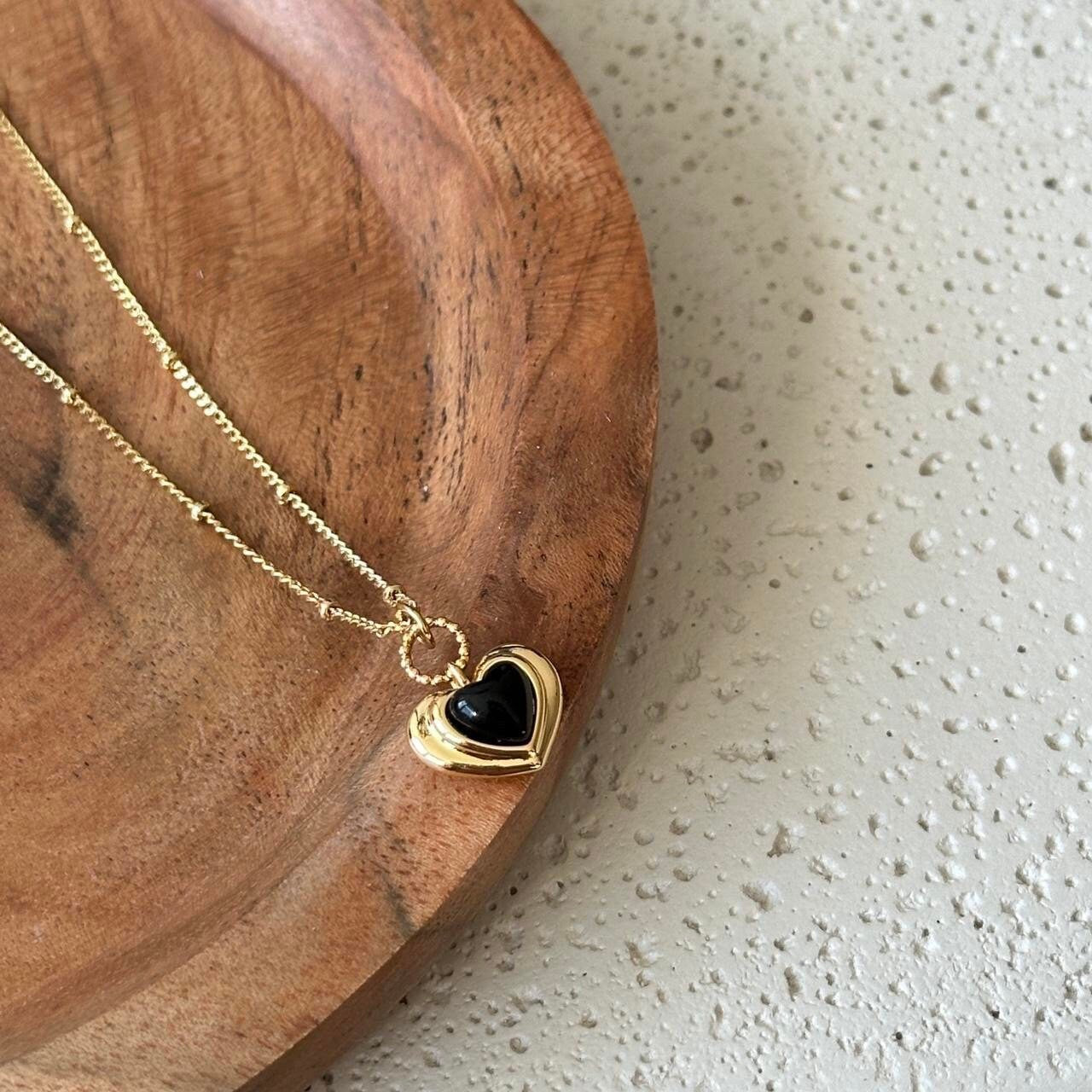 Black Gemstone Heart Pendant Necklace