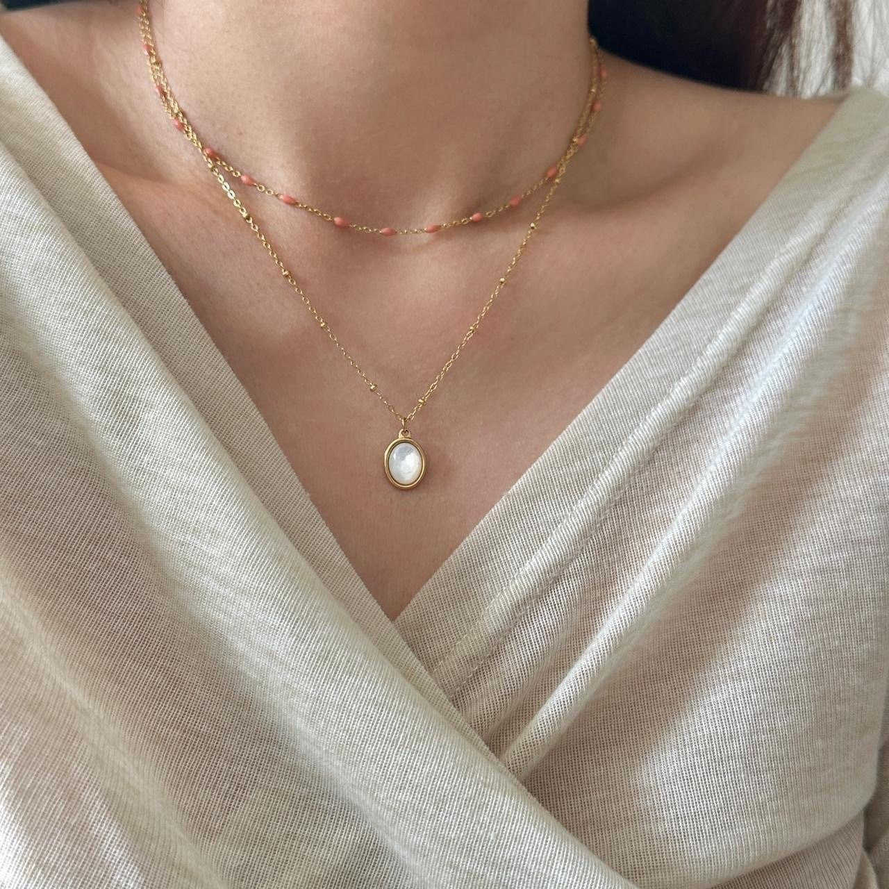Oval Mother Of Pearl Gold Pendant Beaded Necklace
