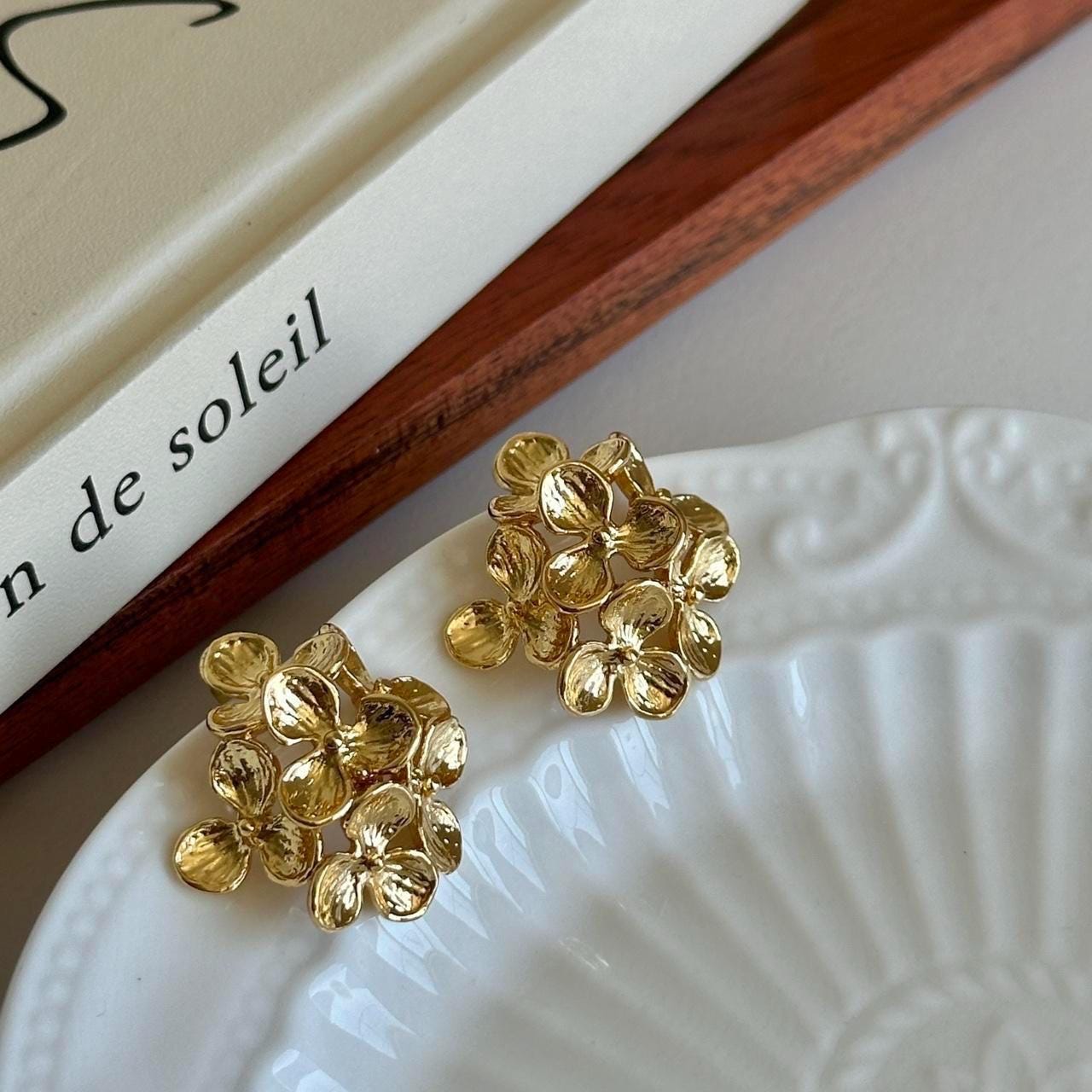 Gold Floral Statement Earrings – 3D Flower Cluster Design