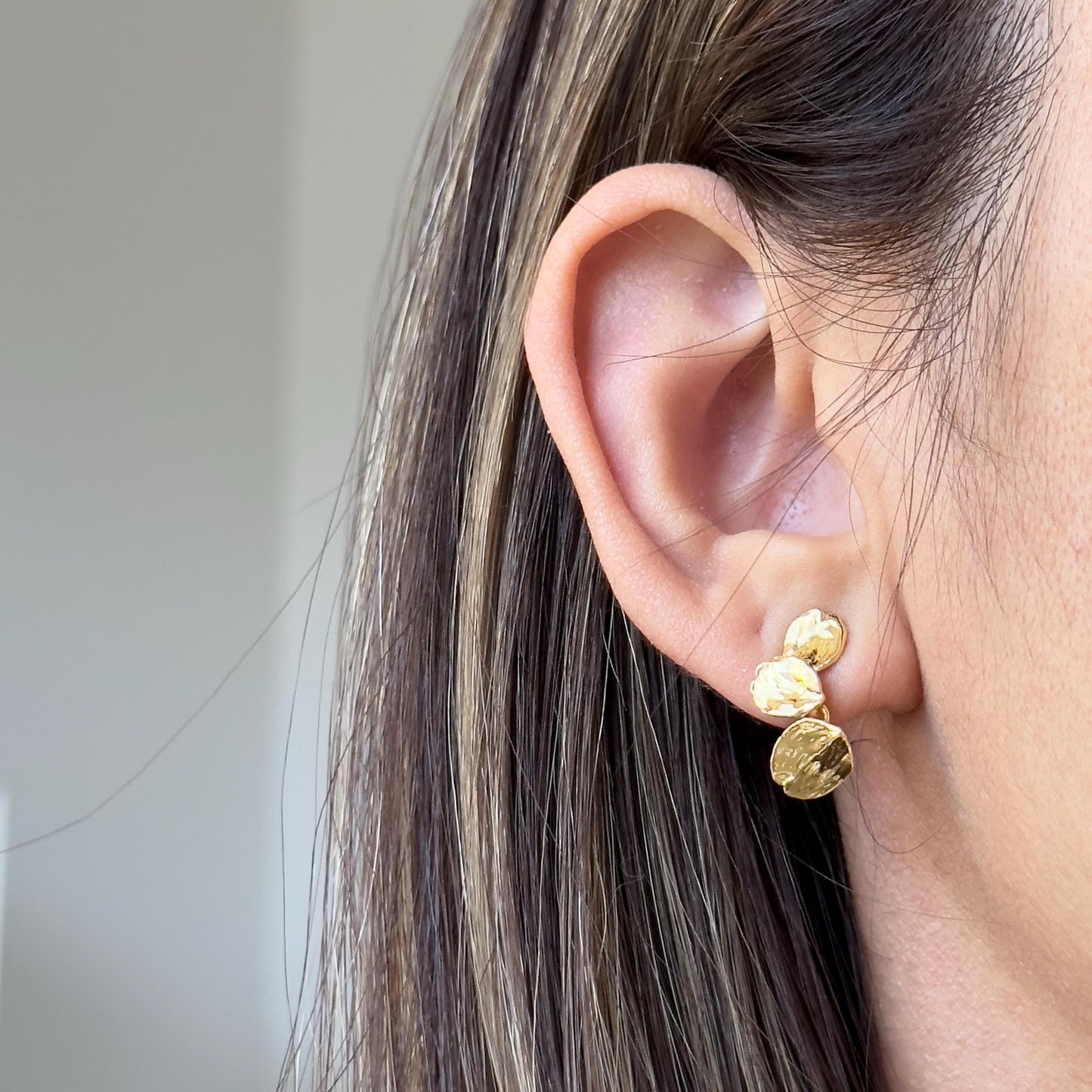 Gold Leaf Earrings, Leaf Stud Earring, Bridesmaids Earrings, Nature Earrings, Wedding Floral Earrings, Gold Flower Earring, French Style