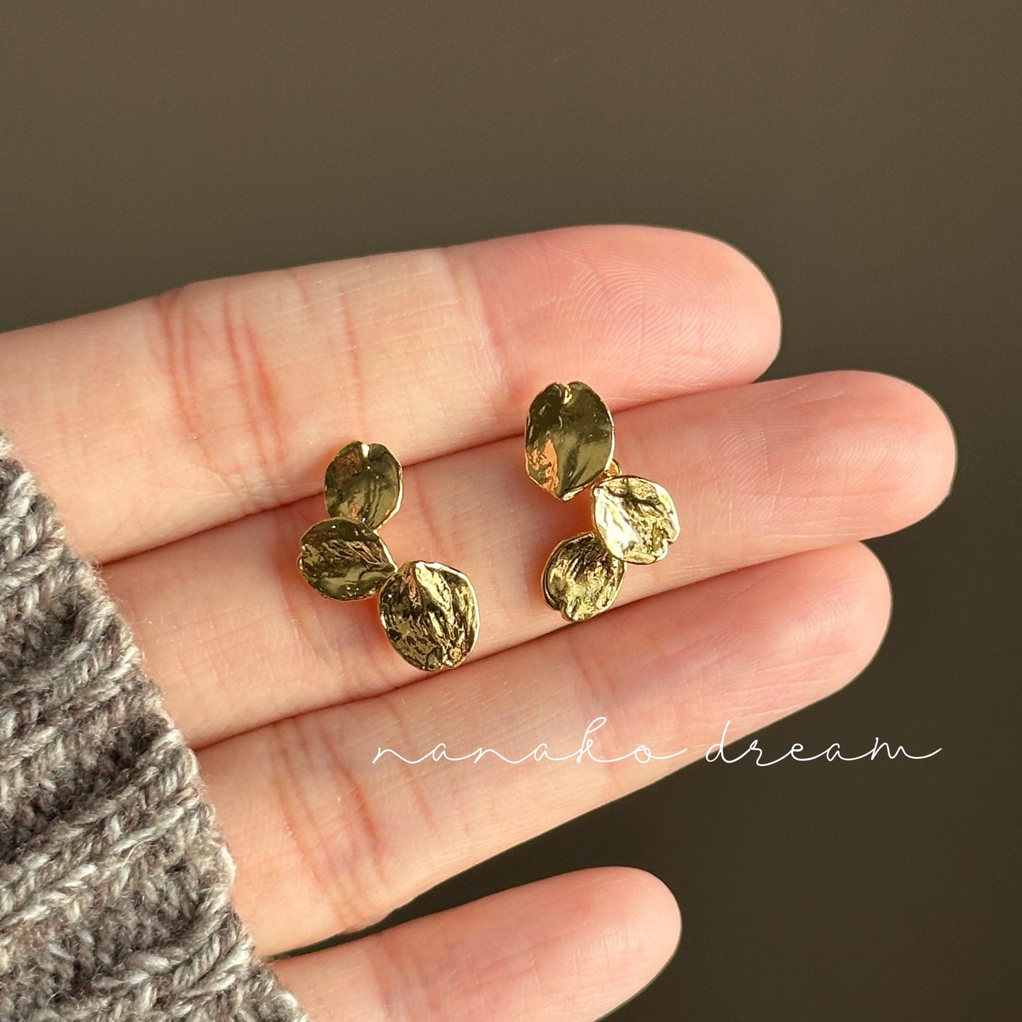 Gold Leaf Earrings, Leaf Stud Earring, Bridesmaids Earrings, Nature Earrings, Wedding Floral Earrings, Gold Flower Earring, French Style