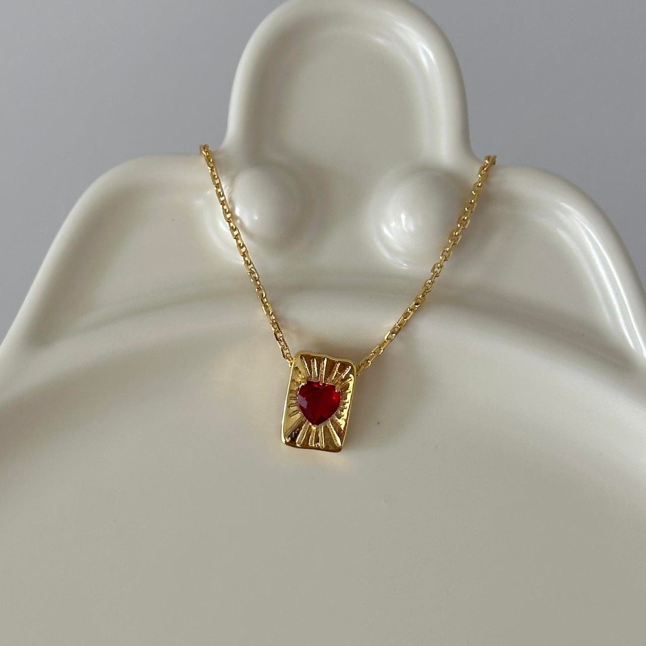 Shiny ruby heart gold rectangle pendant necklace