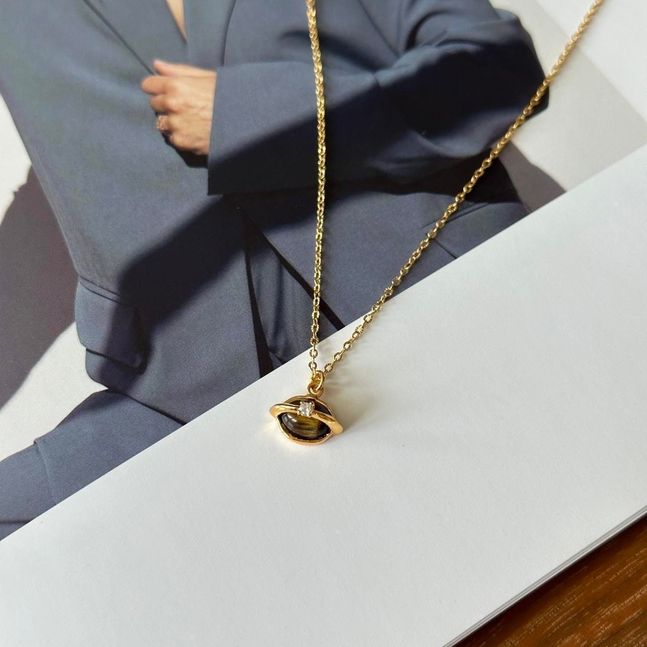 Gold tiger eye natural stone planet pendant necklace