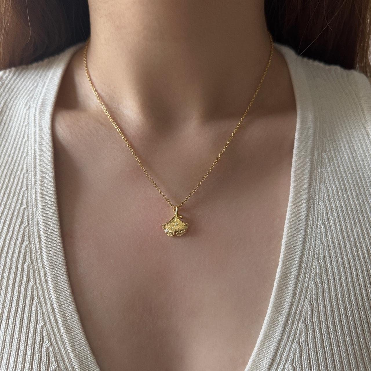 Gold ginkgo pendant necklace and earrings set