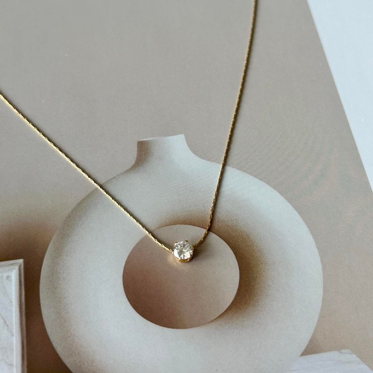 Gold shiny zirconia necklace