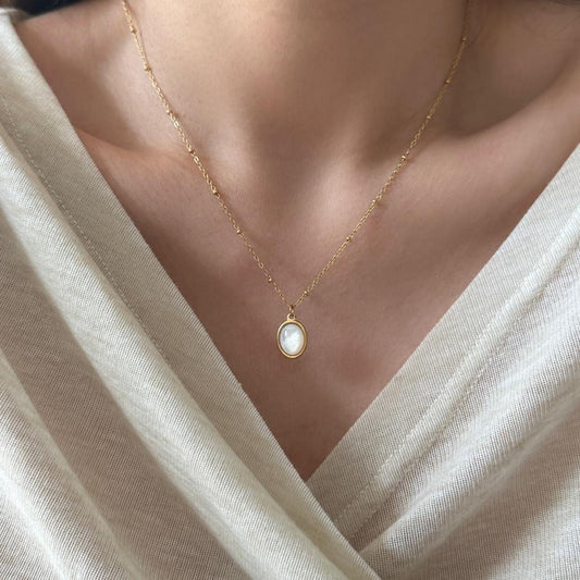 Oval Mother Of Pearl Gold Pendant Beaded Necklace