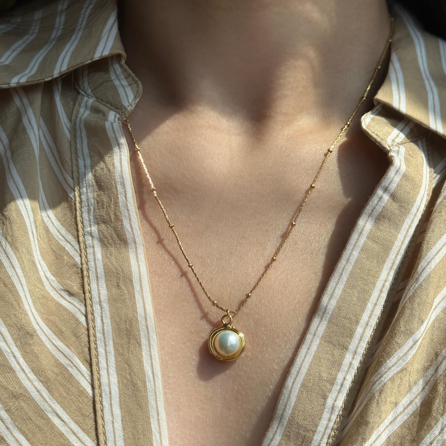 Freshwater Pearl Pendant Gold necklace