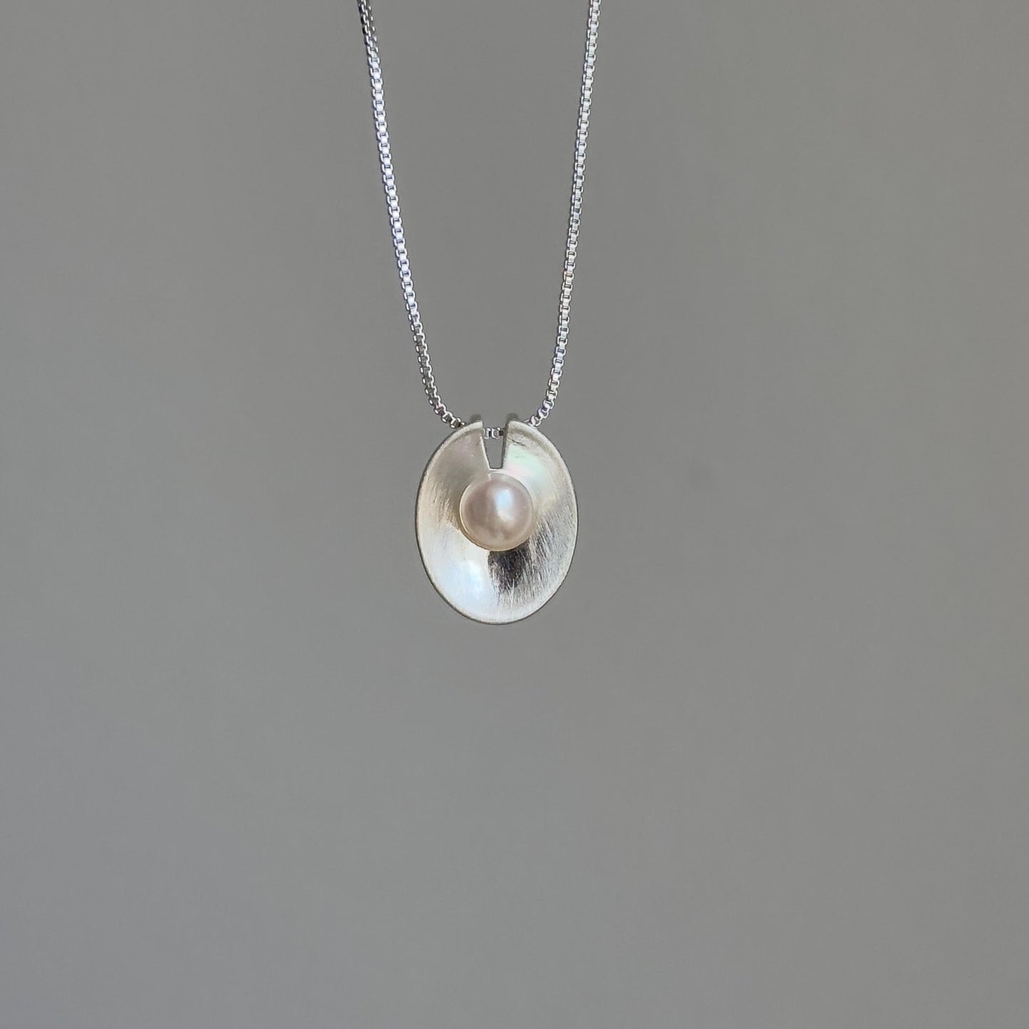 Organic Shell-Inspired Pearl Necklace