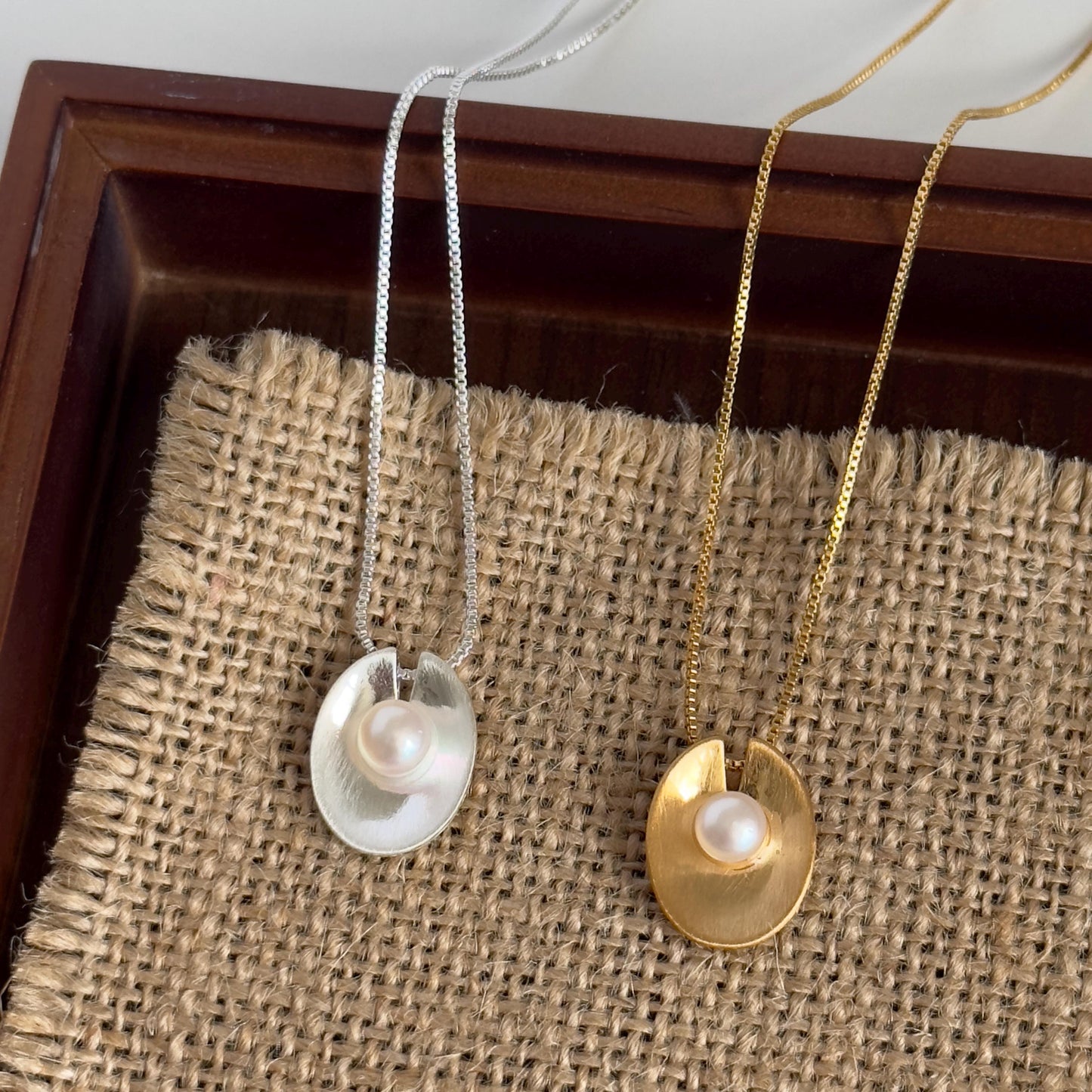 Organic Shell-Inspired Pearl Necklace