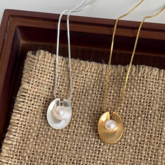 Organic Shell-Inspired Pearl Necklace