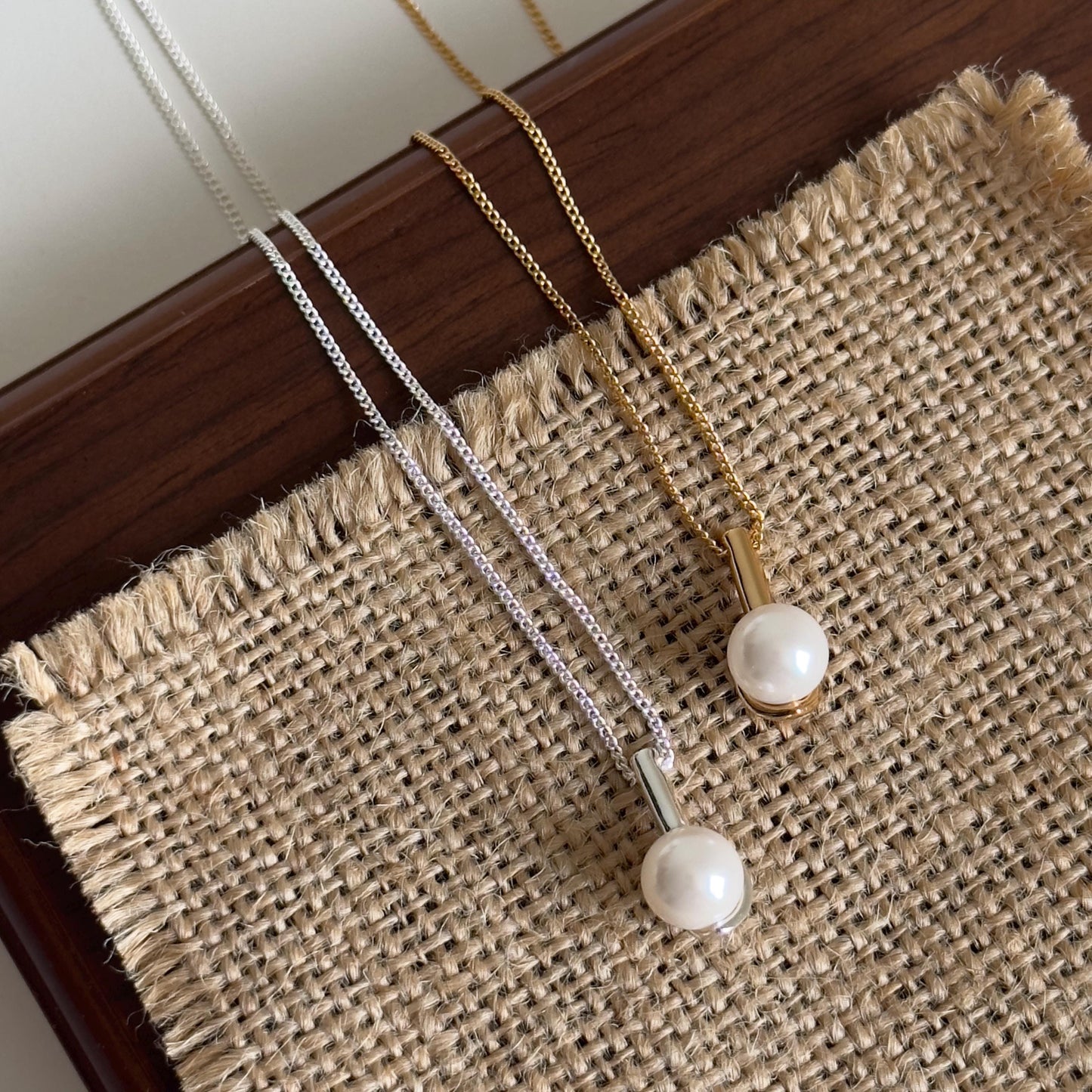 Elegant Pearl Pendant Necklace