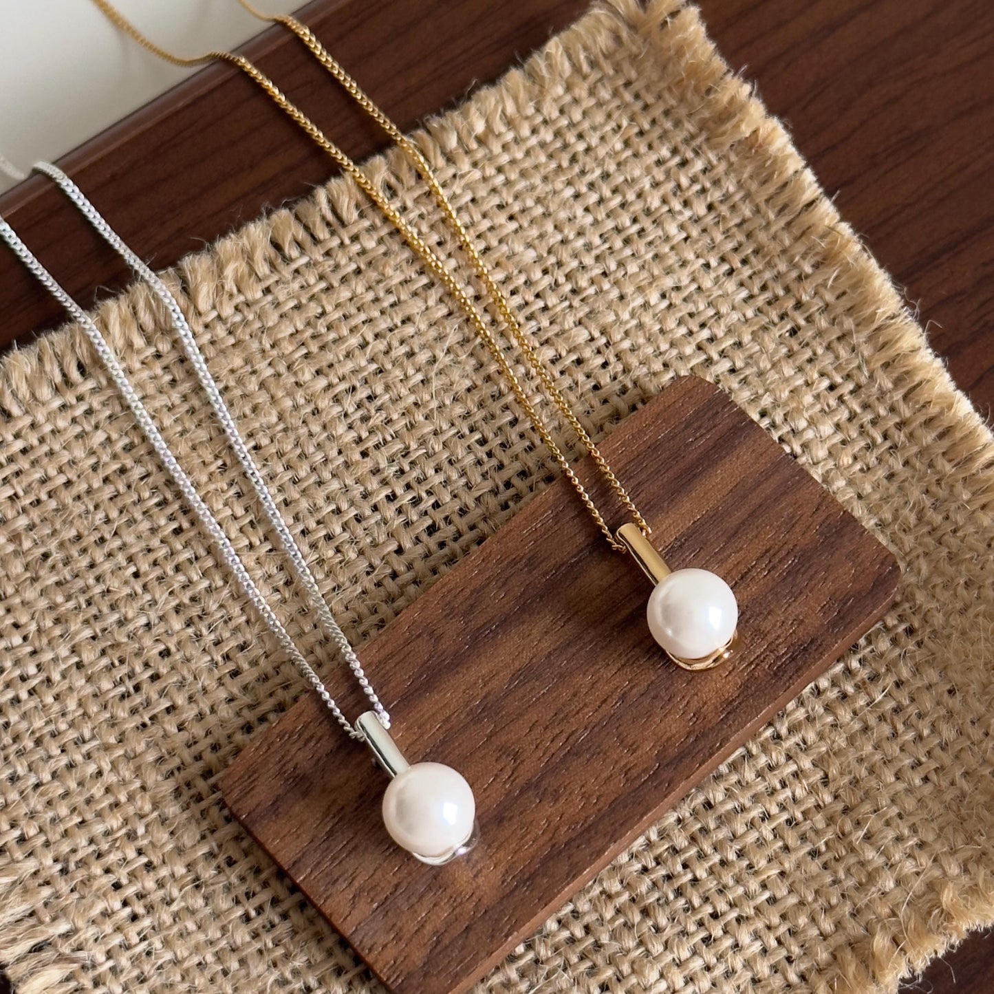 Elegant Pearl Pendant Necklace