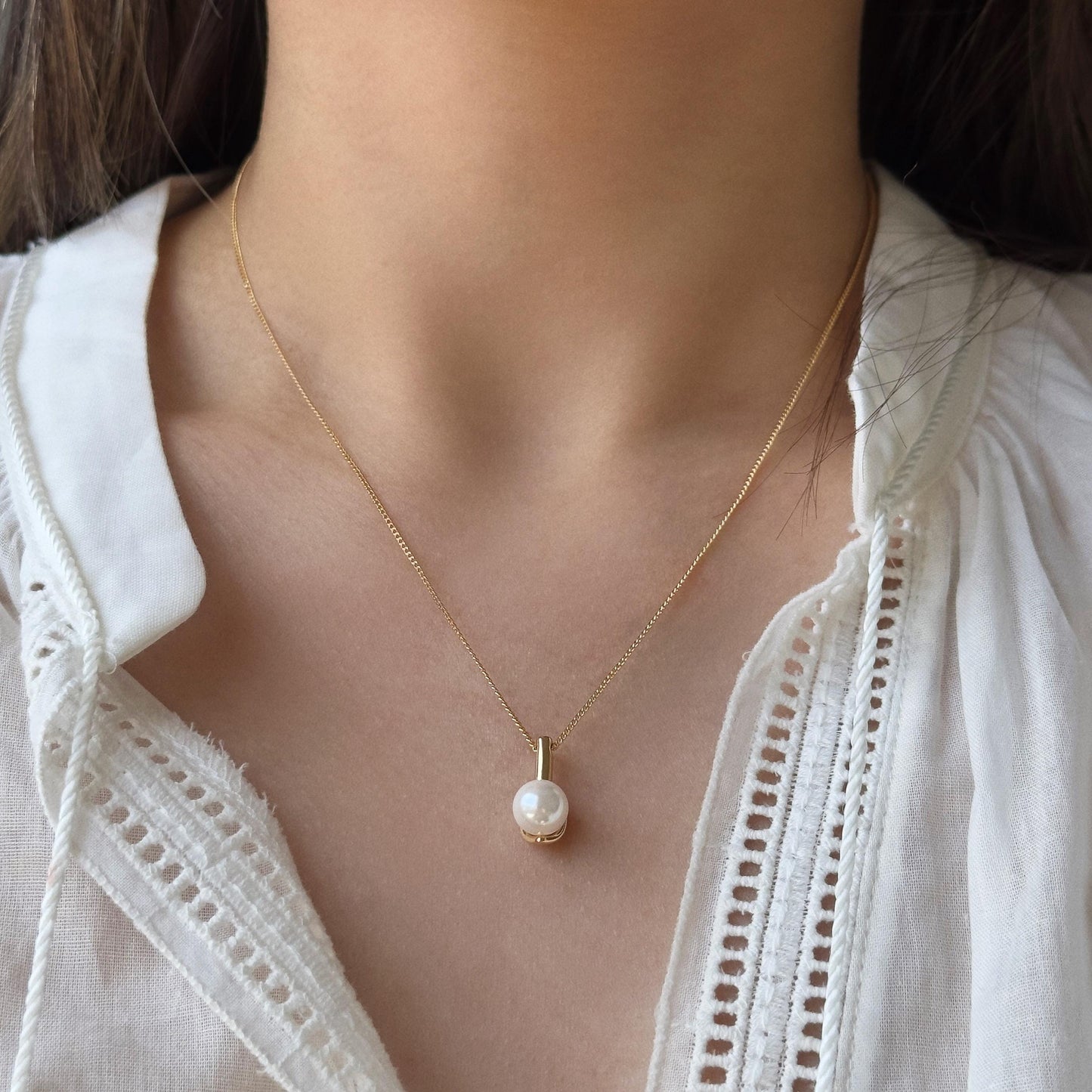 Elegant Pearl Pendant Necklace