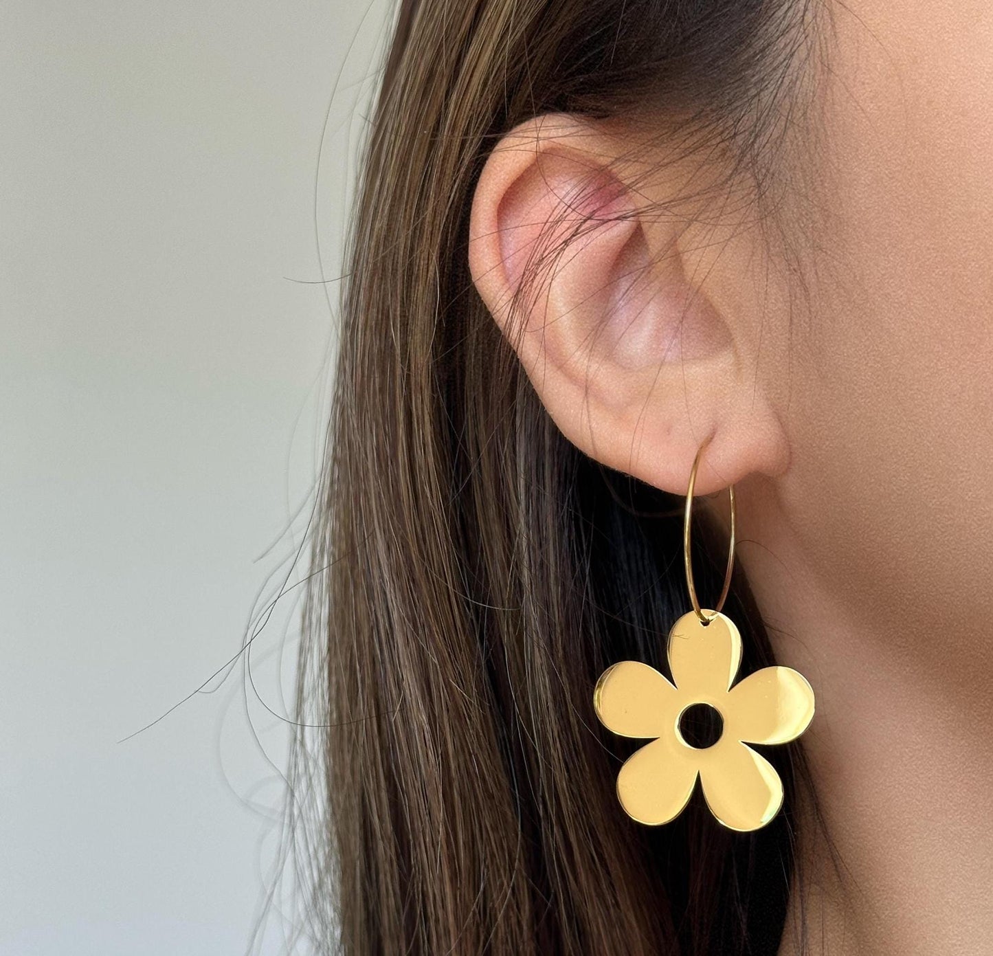 Retro Daisy Hoop Earrings