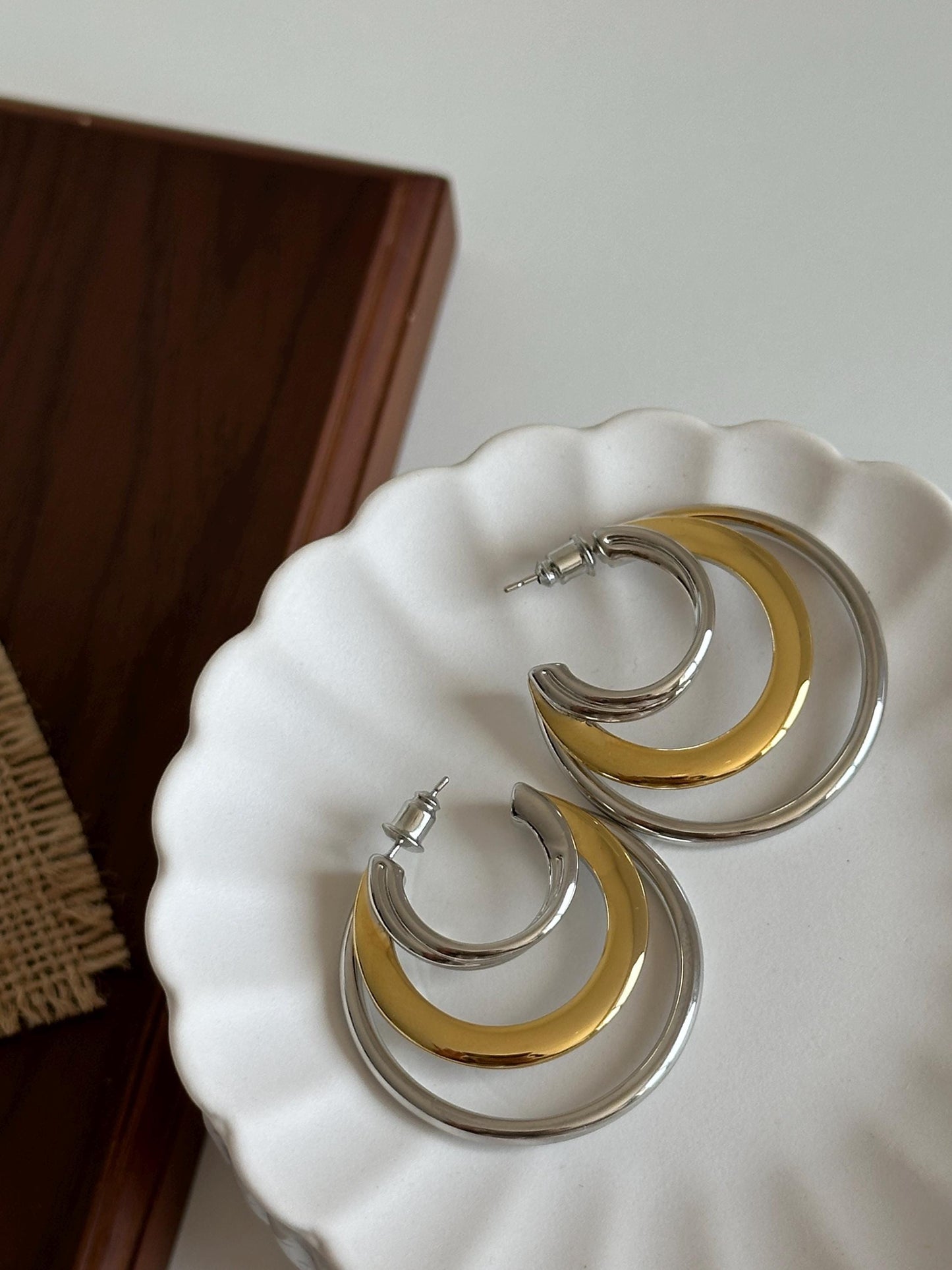 Chunky Gold Silver Hoop Earrings, Triple Layer Statement Circle Earrings, Geometric Bold Earrings for Women, Two Tone Retro Metal Jewelry