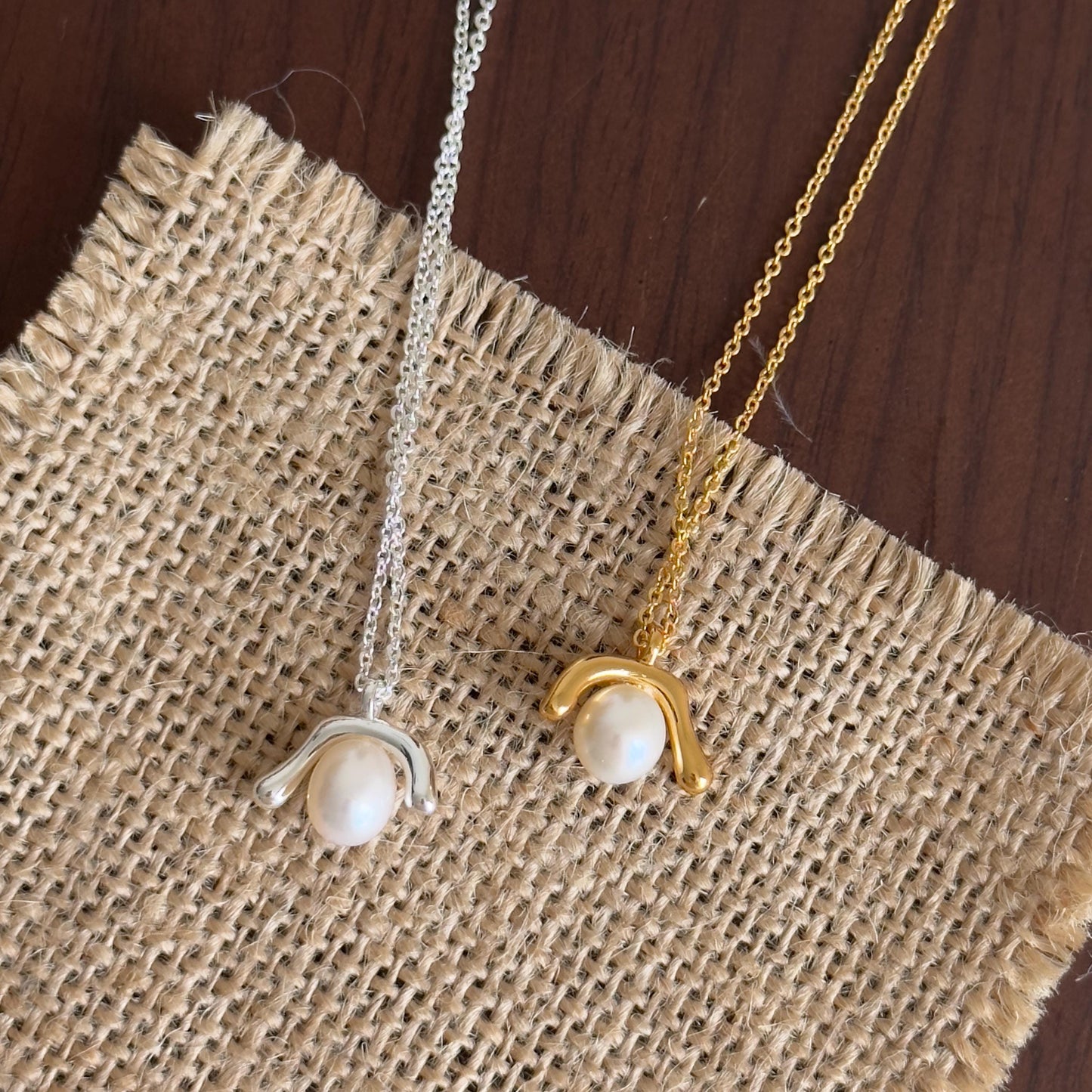 Gold Silver Plated Pearl Necklace, Minimalist Curved Pendant, Dainty Freshwater Pearl Chain, Necklace Gift for Her, Elegant Everyday Jewelry