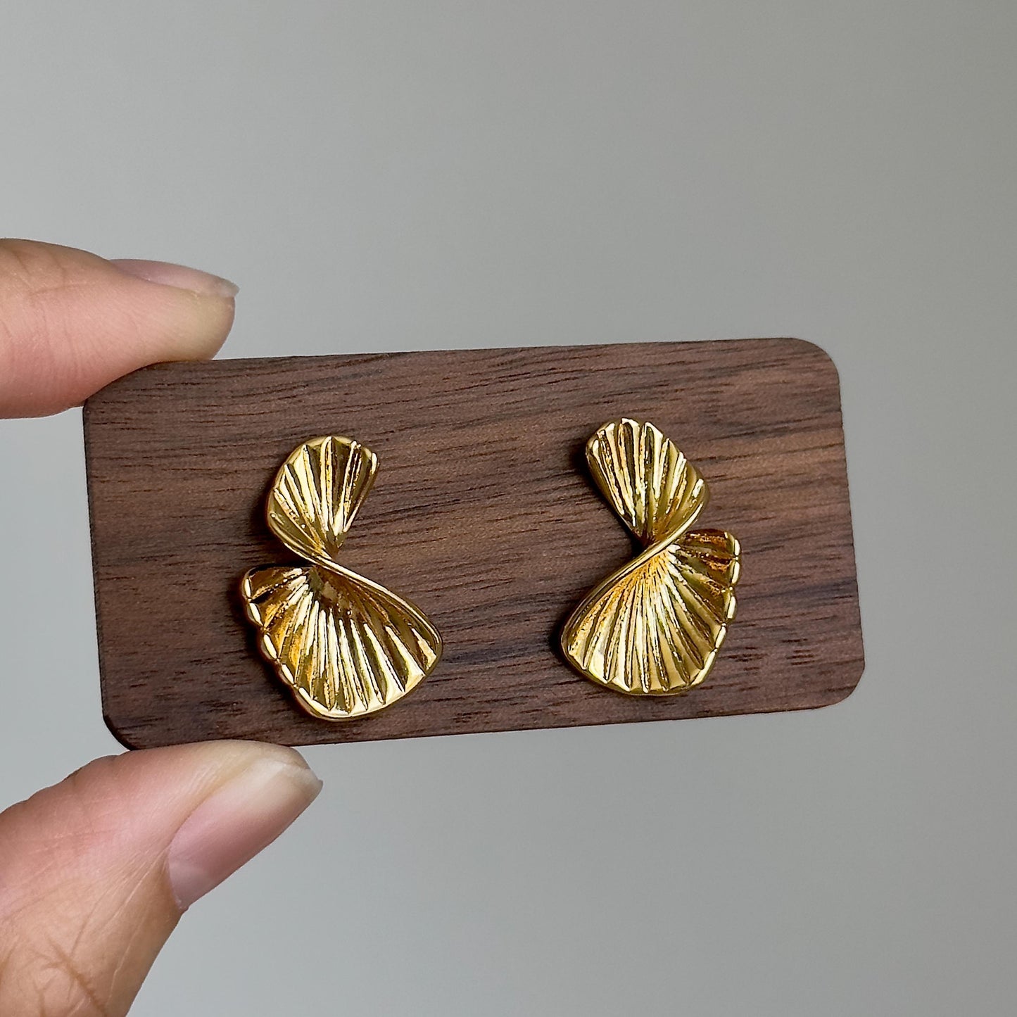 Gold Shell Design Earrings, Twisted Fan Shape Stud Earrings, Sculptural Metal Earrings, Modern Geometric Gold Earrings, Gift for Her