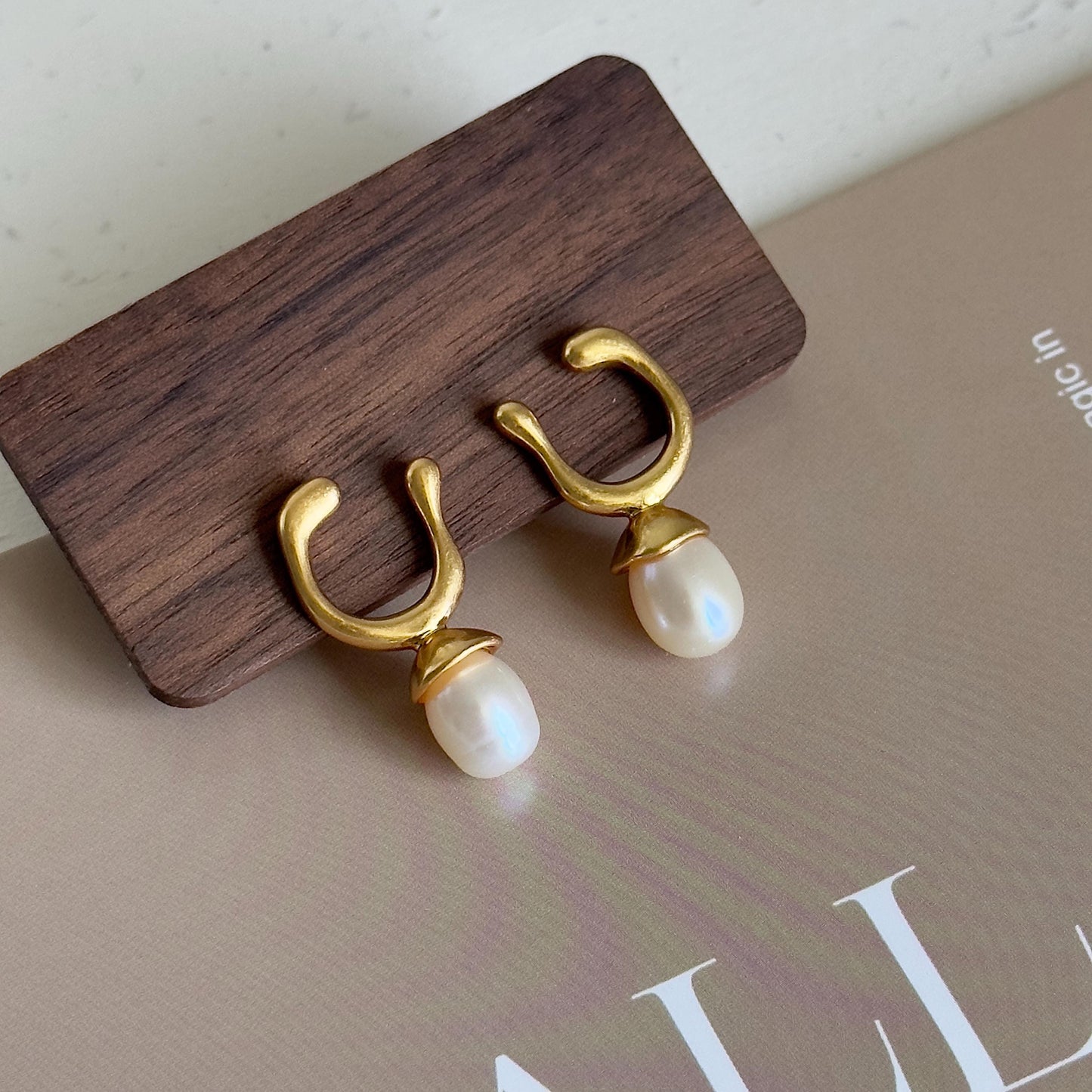 Gold Plated Open Hoop Stud Earrings with Freshwater Pearls, Modern Minimalist Pearl Earrings, Pearl Jewelry, Pearl Earrings, Wedding Gift