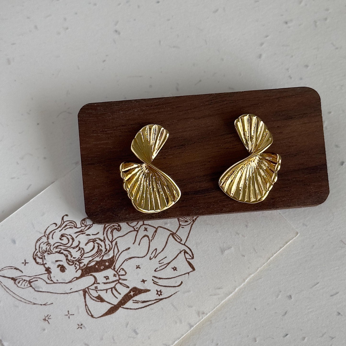 Gold Shell Design Earrings, Twisted Fan Shape Stud Earrings, Sculptural Metal Earrings, Modern Geometric Gold Earrings, Gift for Her