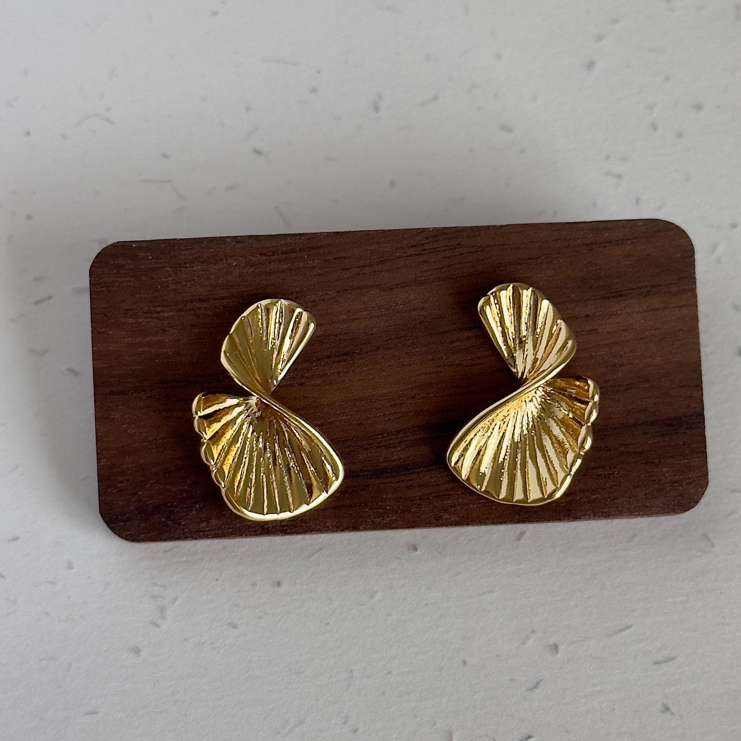Gold Shell Design Earrings, Twisted Fan Shape Stud Earrings, Sculptural Metal Earrings, Modern Geometric Gold Earrings, Gift for Her
