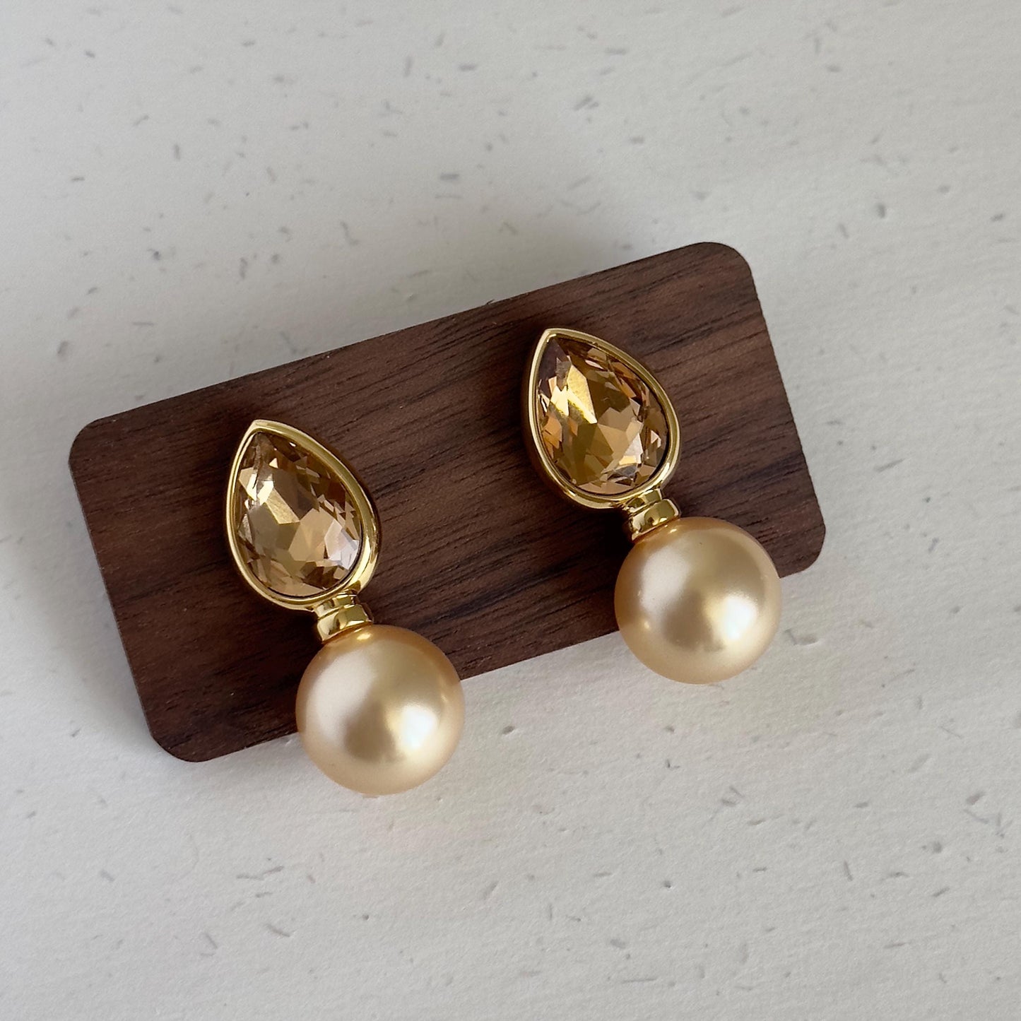 Gold Teardrop Crystal and Champagne Pearl Stud Earrings, Elegant Vintage Inspired Statement Pearl Earrings, Bridesmaid Gift, Crystal Earring