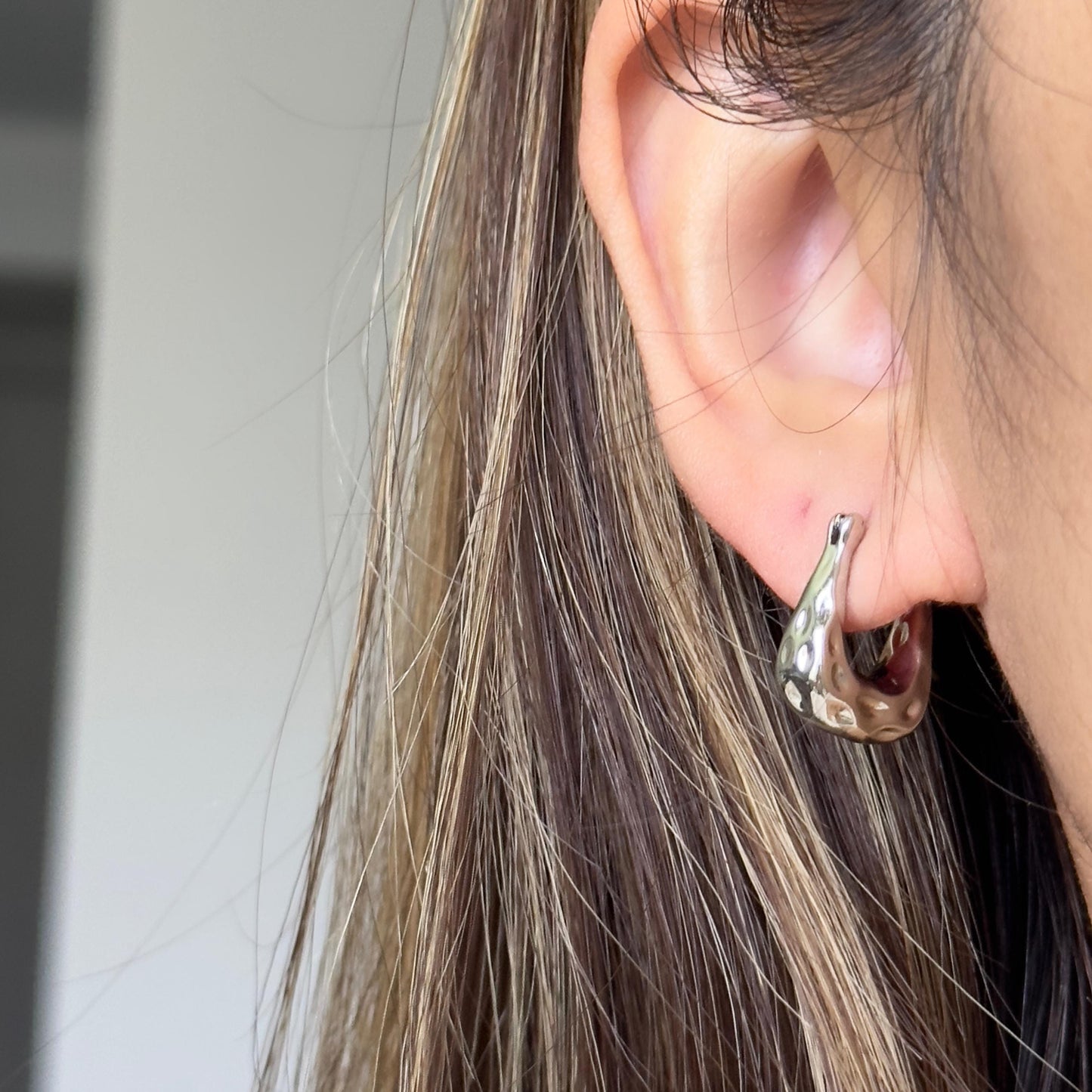 Hammered U-Shaped Geometric Hoops, Gold And Silver Texture Hoops Earrings for Women,  Minimalist Jewelry, Oval Square Hoop Earrings