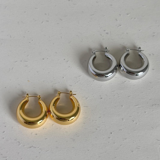 Everyday Hoop Earrings Gold or Silver, Classic Thick Small Hoops, Versatile Chunky Huggie Earrings, Stylish Daily Wear Minimalist Jewelry