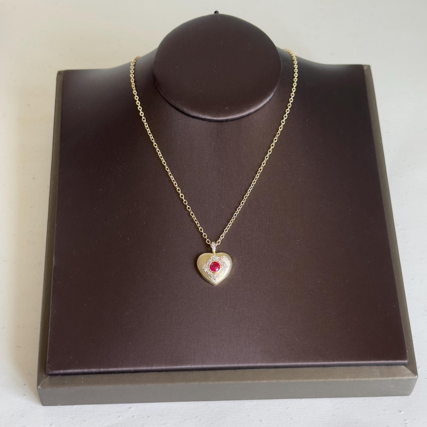Heart Pendant Necklace with Red Gemstone, Gold Textured Heart Necklace, Dainty Ruby Heart Necklace, Elegant Retro Jewelry Gift for Her