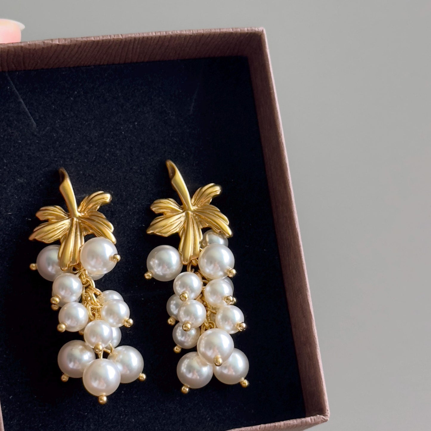 Pearl Cluster Earrings with Gold Leaf Top, Grape-Inspired Pearl Drop Earrings, Faux Pearl Dangle Earrings, Bold Bridal Pearl Earrings