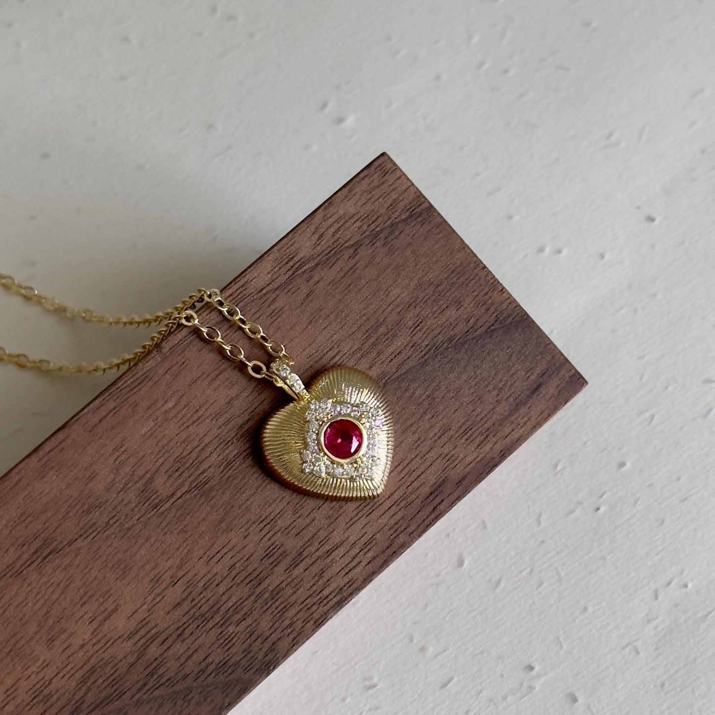 Heart Pendant Necklace with Red Gemstone, Gold Textured Heart Necklace, Dainty Ruby Heart Necklace, Elegant Retro Jewelry Gift for Her
