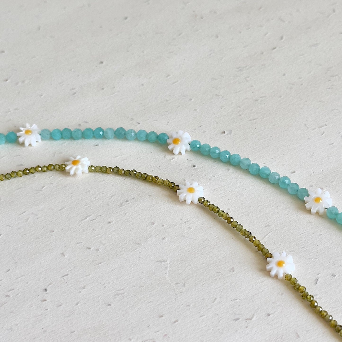 Natural Amazonite Green Zircon Daisy Necklace, Dainty Layering Necklace with Mother of Pearl Flower Beads, Summer Jewelry, Beaded Necklace