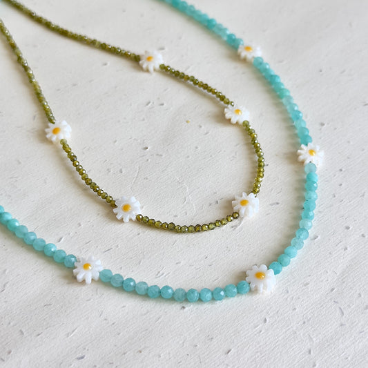 Natural Amazonite Green Zircon Daisy Necklace, Dainty Layering Necklace with Mother of Pearl Flower Beads, Summer Jewelry, Beaded Necklace